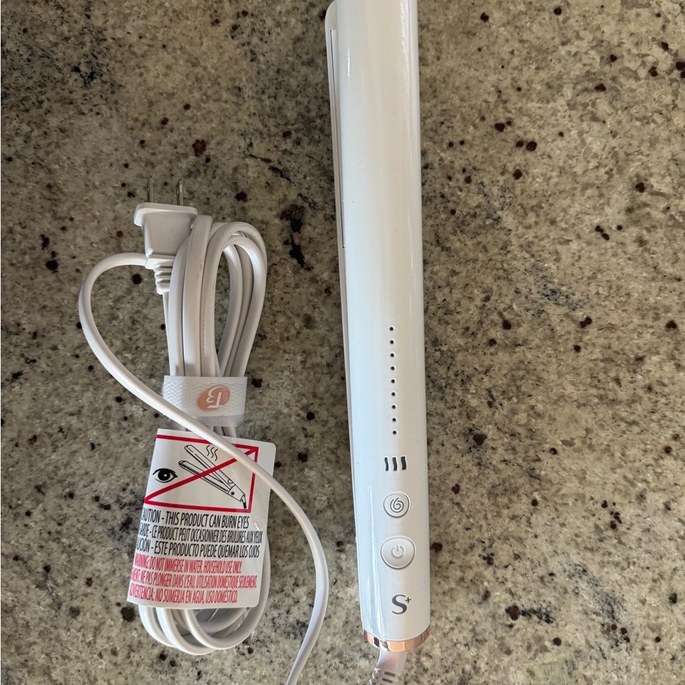 T3 single pass hair straightener